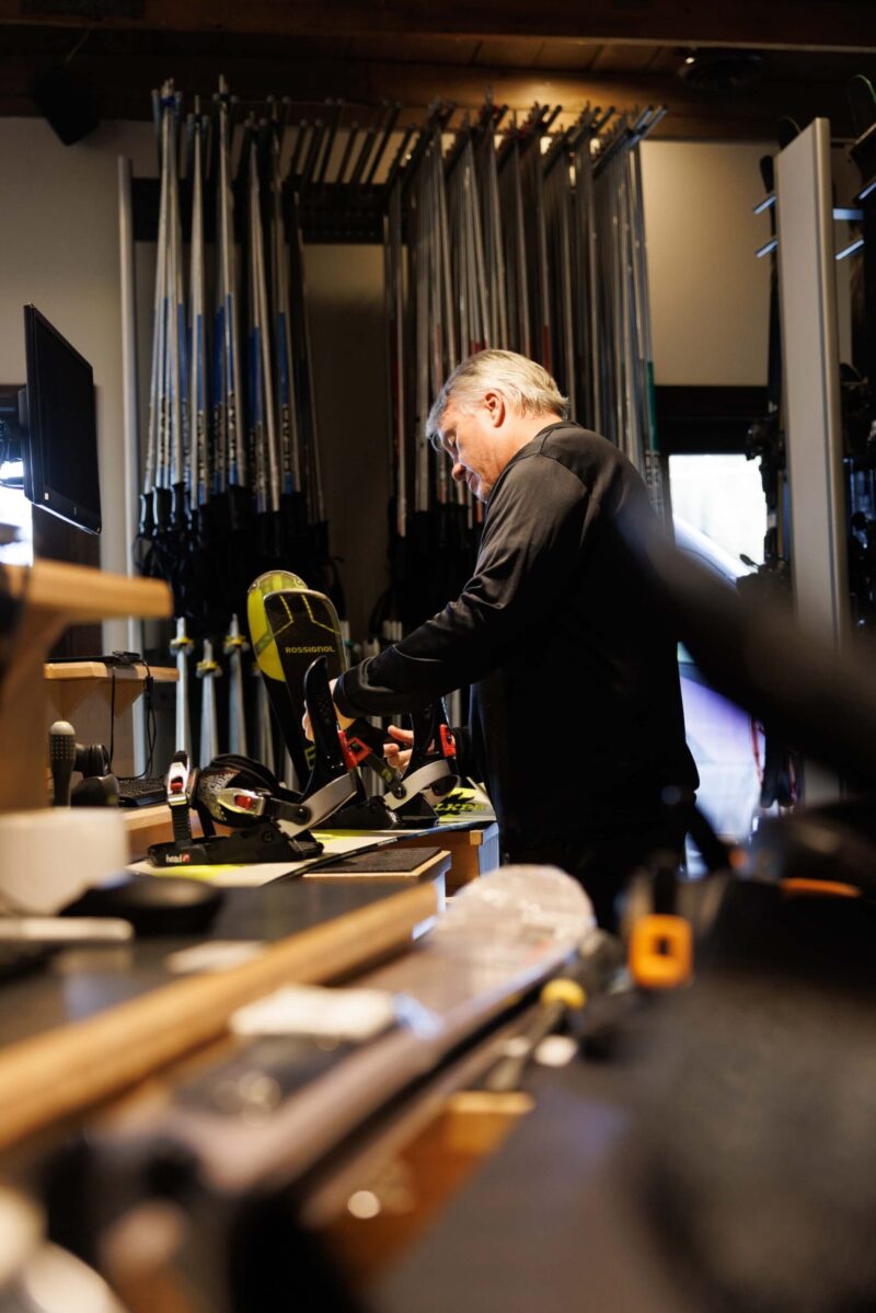 Ski and snowboard tune up in breckenridge